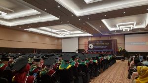 Suasana-Wisuda-Unimaju